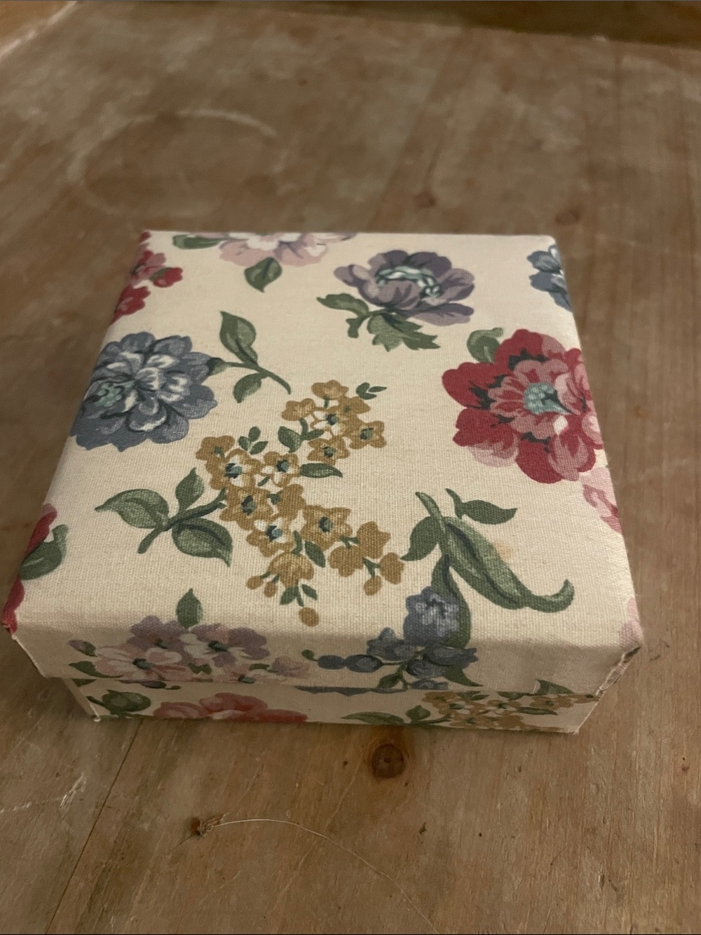 Renner Davis Floral Pattern Fabric Box - note box 4x4